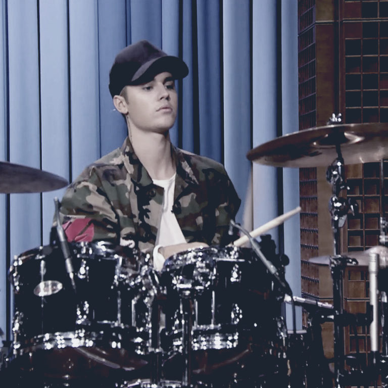 Justin Bieber VS Beat Questlove in a Drum Off