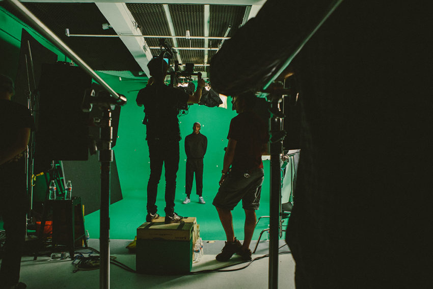 Bernstein-Jono_Petite-Noir_UO-BTS_HQ 09